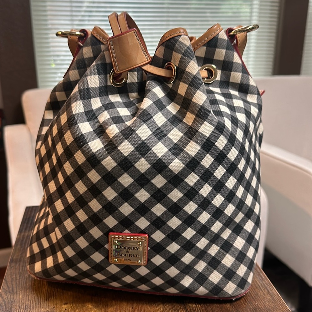 🖤 Dooney & Bourke Bag
